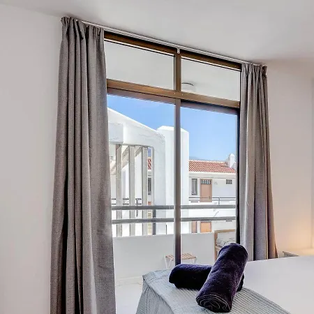 Stylish Flat And Pool With 3 Rooms, Sleeps 6, Cristianos * 洛斯克里斯蒂亚诺斯