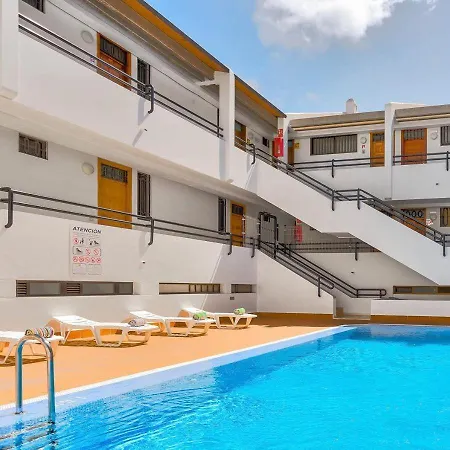 Stylish Flat And Pool With 3 Rooms, Sleeps 6, Cristianos Apartament *