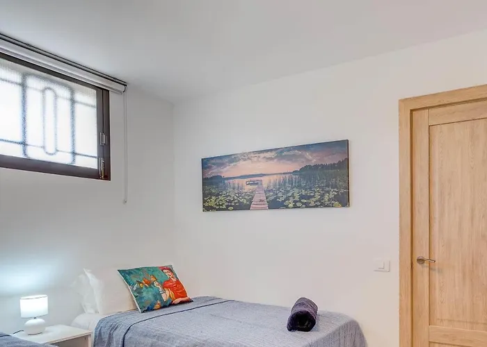 Stylish Flat And Pool With 3 Rooms, Sleeps 6, Cristianos Apartament Los Cristianos (Tenerife)