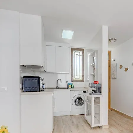 Stylish Flat And Pool With 3 Rooms, Sleeps 6, Cristianos شقة *